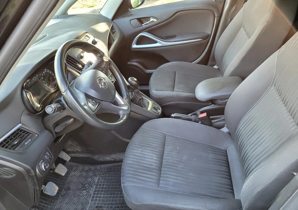 Opel Zafira cena 53500 przebieg: 177000, rok produkcji 2017 z Bolesławiec małe 46